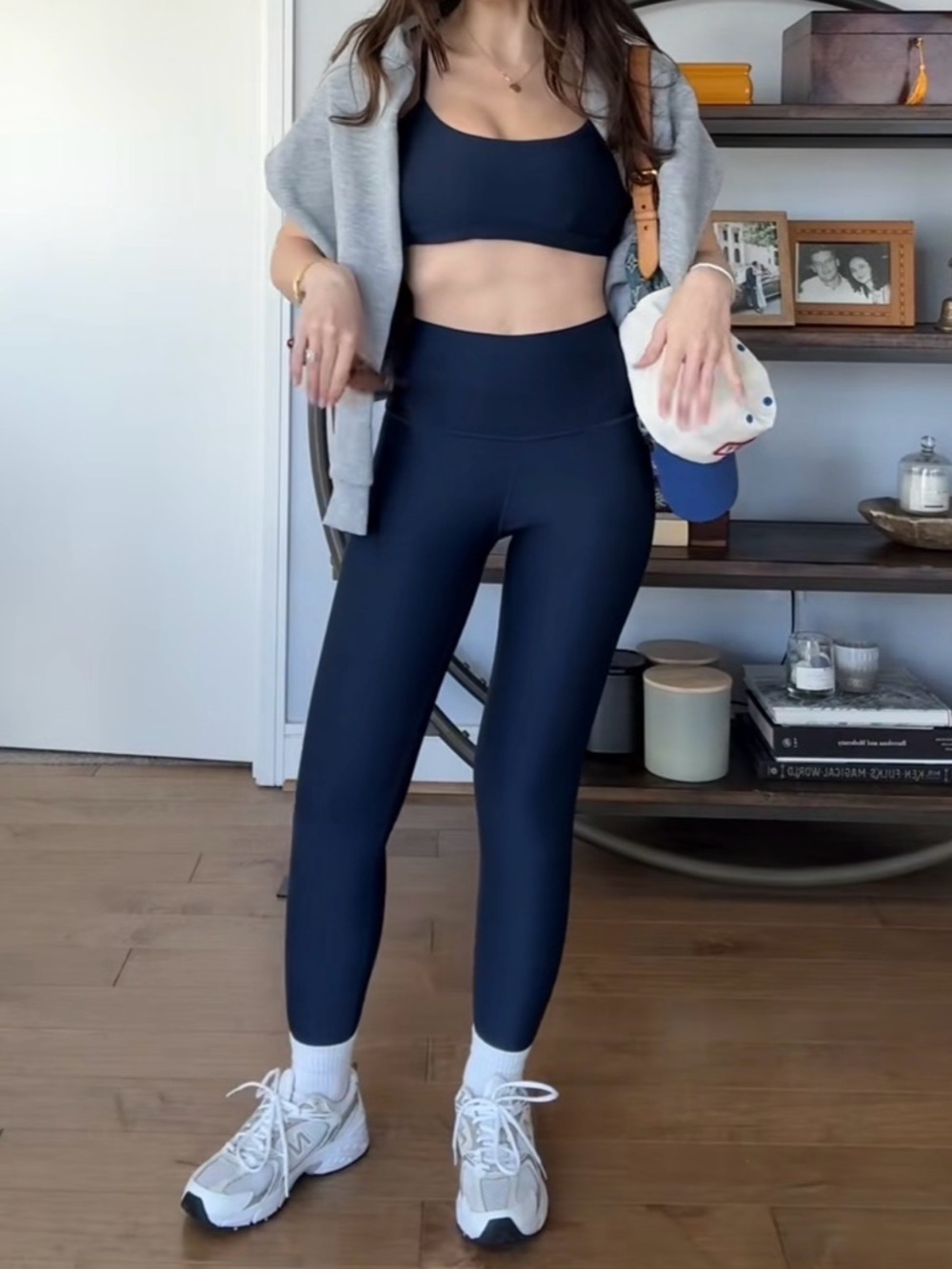 ALO Yoga Set - Airlift Intrigue Bra and Leggings (Navy)